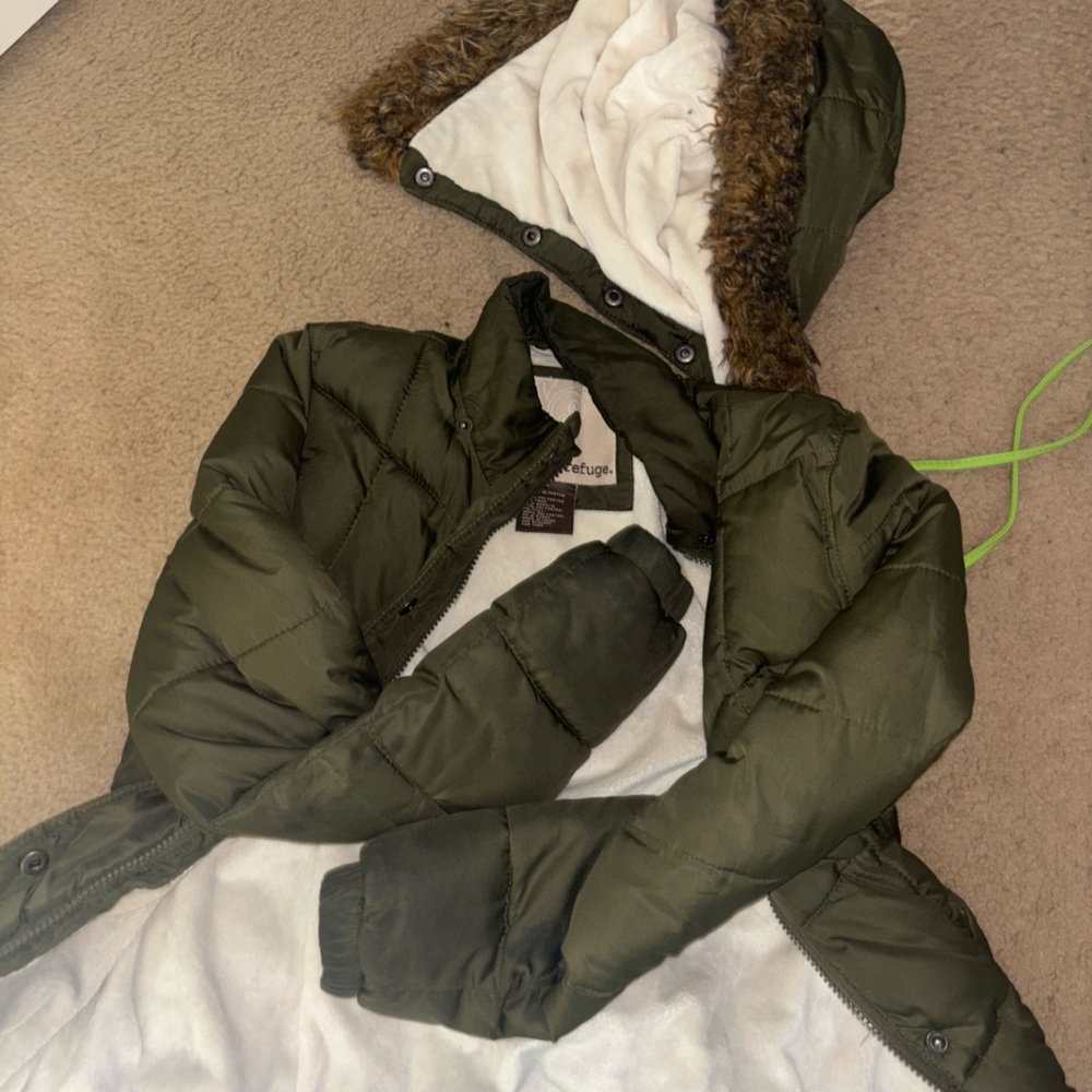 Refuge green Puffer Jacket with Faux Fur Hood